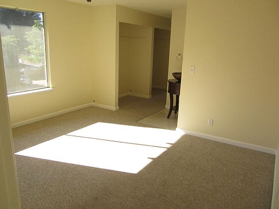 2nd image of 1523 Vista Dr