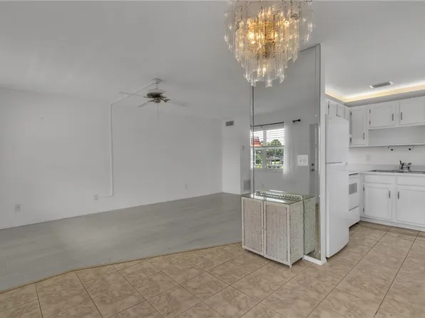 105 Springlake Ct #205, Vero Beach, FL 32962