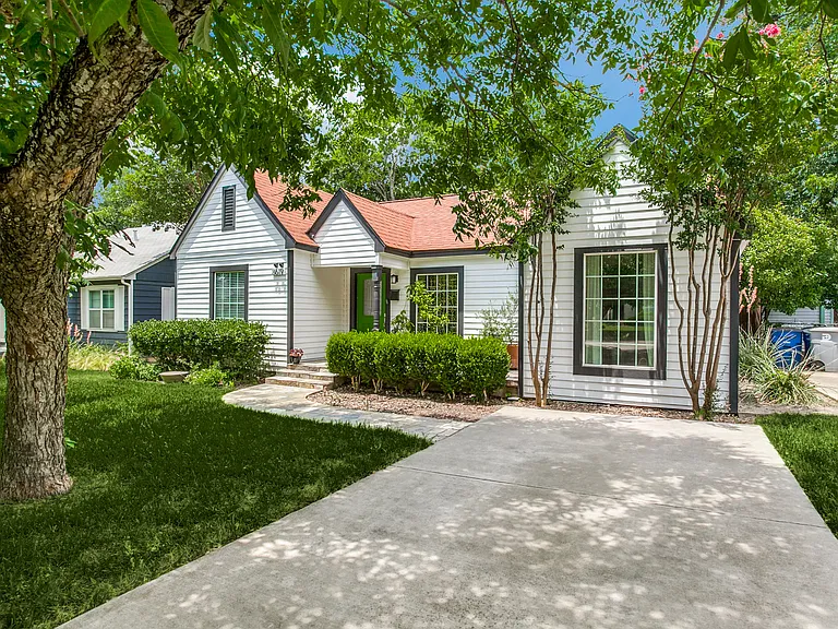 8619 Angora St — Photo 24