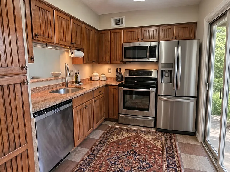 333 Melrose Dr #24C — Photo 2