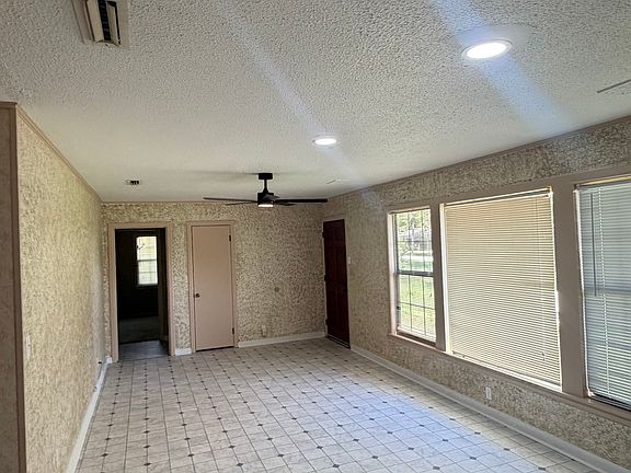5th image of 1316 Mendheim Dr