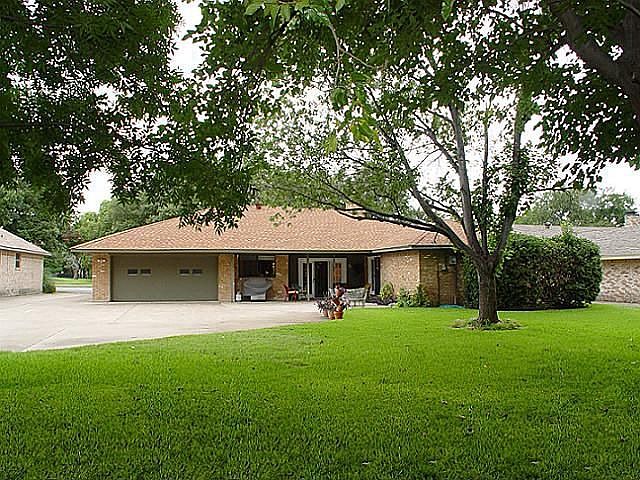 2nd image of 3317 Brookhaven Club Dr