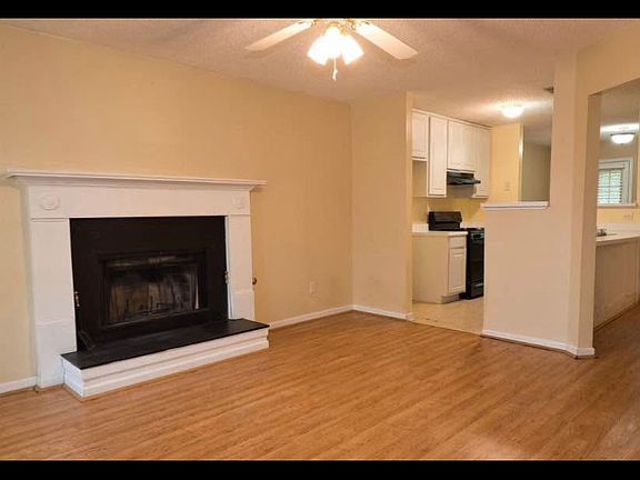 2nd image of 120 Poplar Pointe Ter