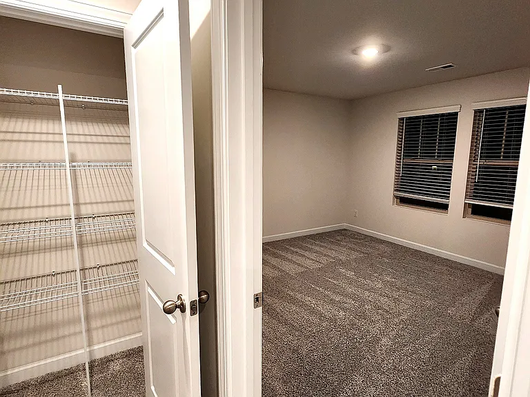 1071 Amberley Crossing Dr — Photo 25