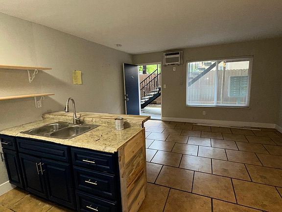2nd image of 129 W Poplar St APT 1