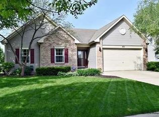 400 Canterbury Rd, Aurora, IL 60506