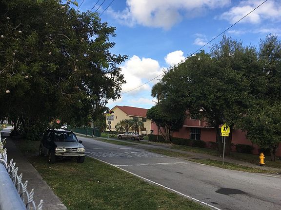 4th image of 14218 NE 2nd Ct