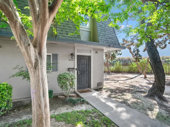 2320 W Turner Rd, Lodi, CA 95242