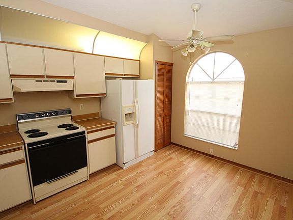4th image of 1030 S Fork Cir