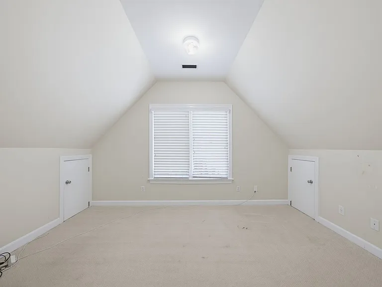 102 Parkside Cir — Photo 28