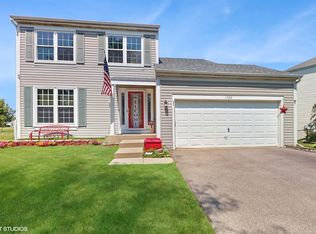 1920 Prairie Path Ln, Carpentersville, IL 60110