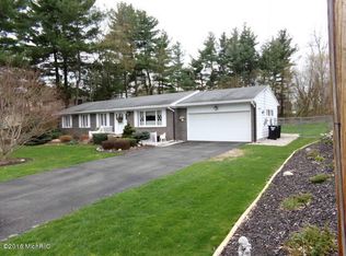 3483 Peach Ridge Ave NW, GRAND RAPIDS, MI 49544