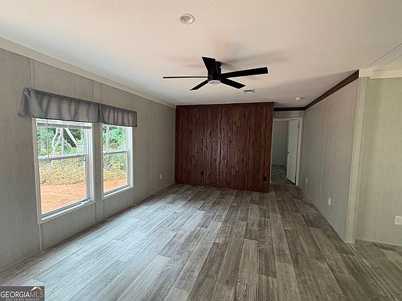 5th image of 180 Tanglewood Dr
