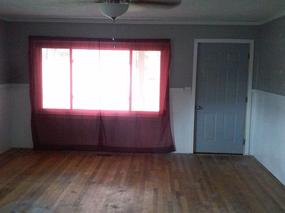 3rd image of 107 N Campbell St