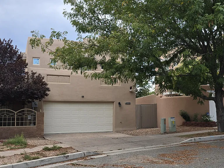 4332 Camino Lila — Photo 2