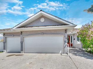 14 Grande Point Est, Strathmore, AB T1P 1L3