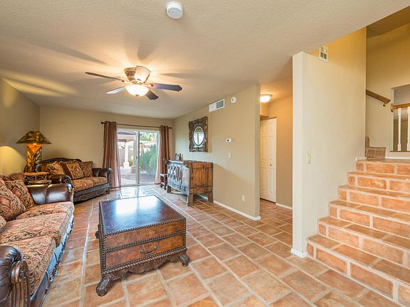 3rd image of 2801 E Larkspur Dr