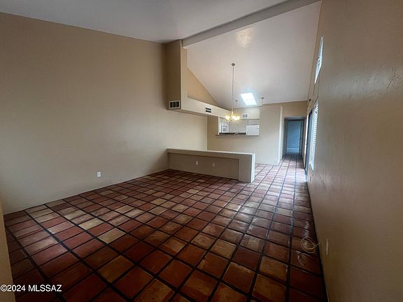 3rd image of 6341 N Willowbrook Dr