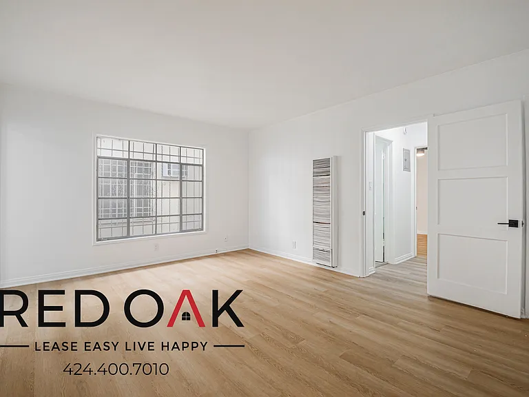 1030 Menlo Ave #17 — Photo 2
