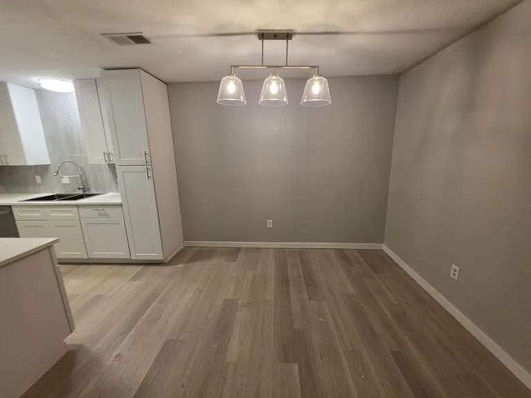 7501 April Ln #7501 — Photo 2