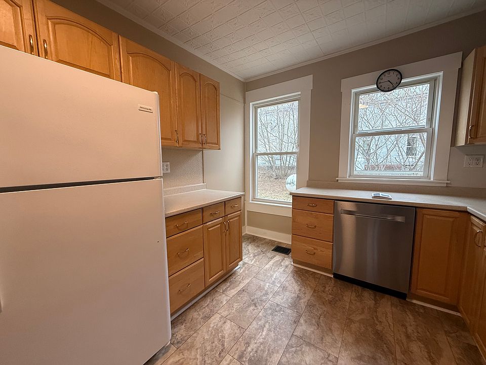 1st image of 35 King St