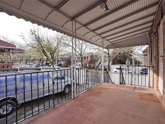 5th image of 2702 Avenue W