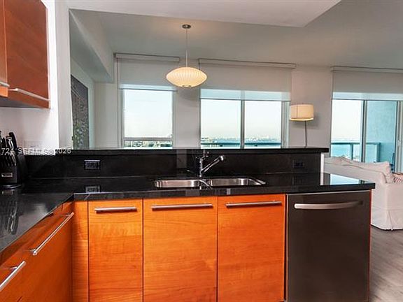 5th image of 244 Biscayne Blvd APT 4104