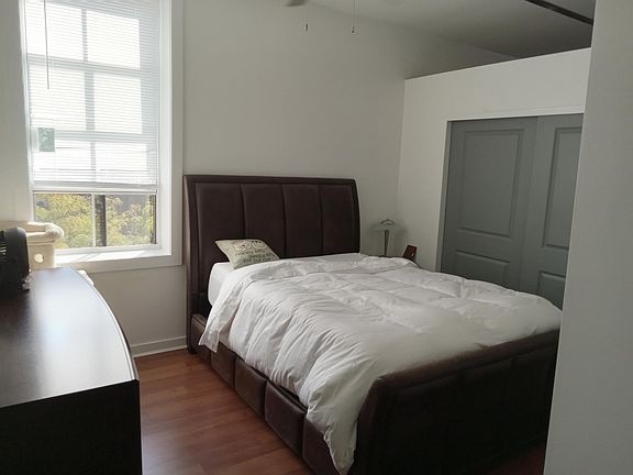 4th image of 209 W Pike St #2-C