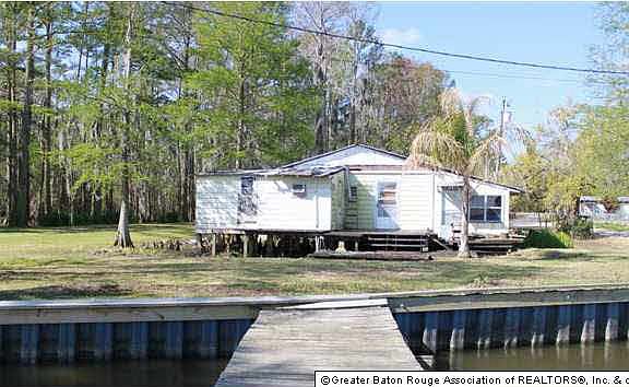 2nd image of 122 Lake Rd