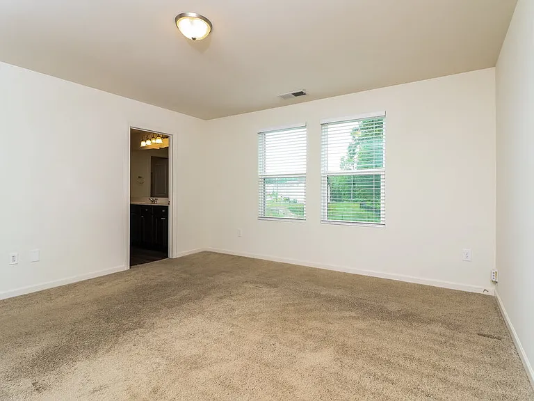 44 Meriwether Ln — Photo 12