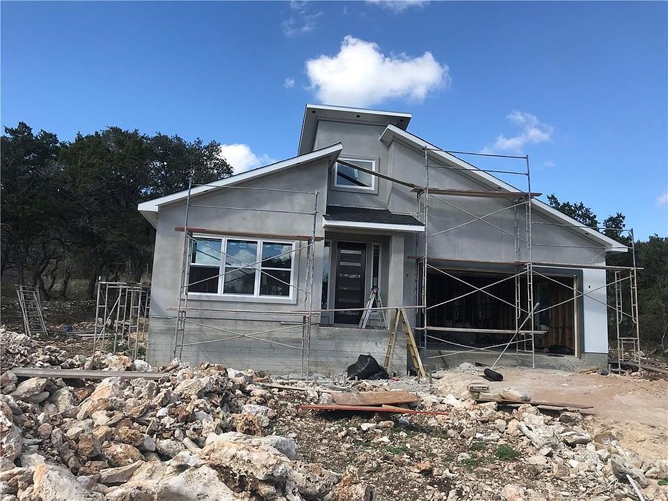 2nd image of 2718 Leslie Ln