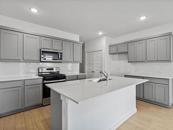 3rd image of 888 Sunflower Rd