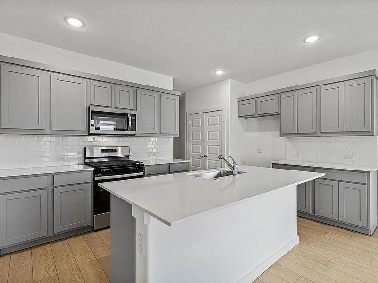 888 Sunflower Rd — Photo 3