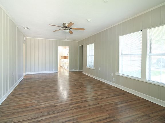 2nd image of 2920 Major St