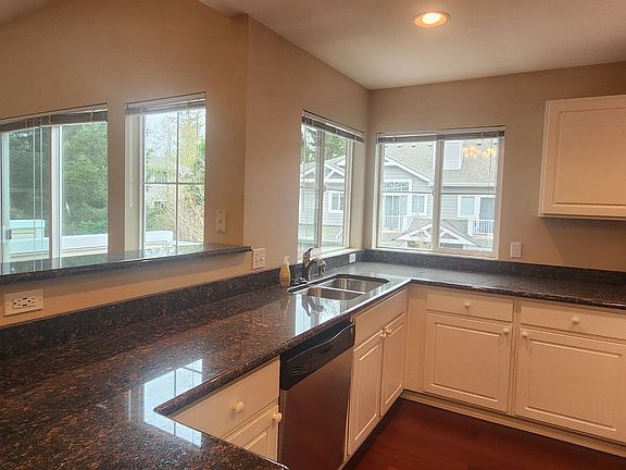 4th image of 5219 238th Ln SE #11-03