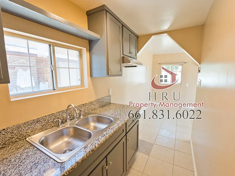 2731 Security Ave — Photo 13