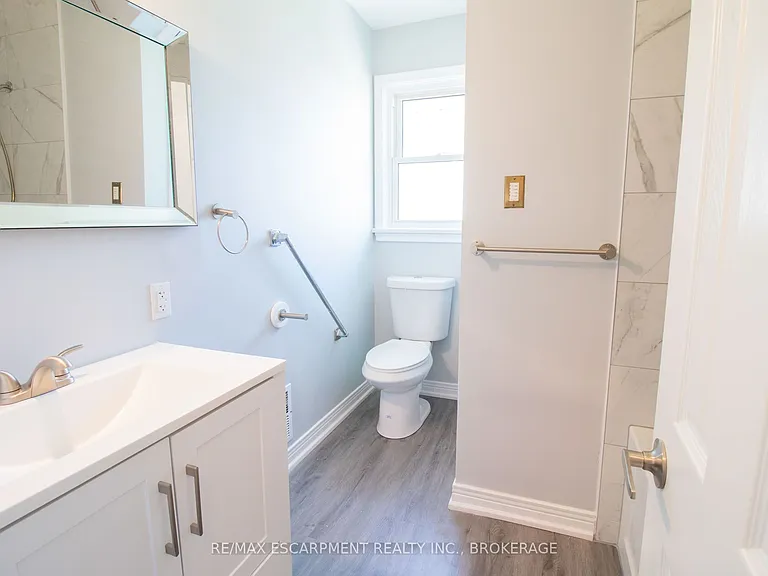 98 James St E #1 — Photo 15