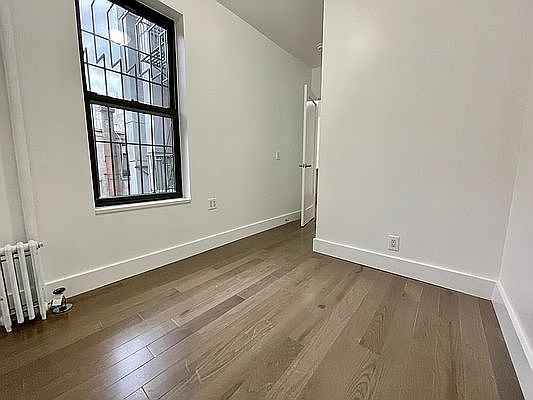 4th image of 80 Madison St #19