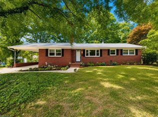 1910 Flatrock St, Winston Salem, NC 27107