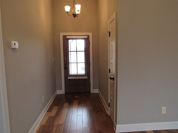 3rd image of 143 Sedona Dr