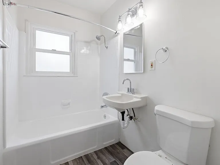 3211 E 2nd St — Photo 13