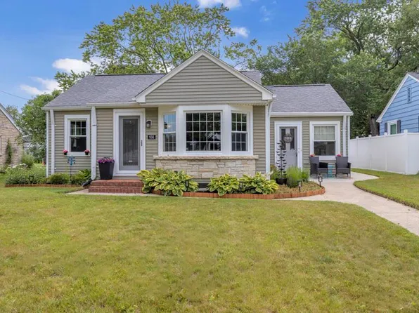 656 N Montgomery STREET, Port Washington, WI 53074