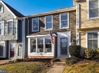1538 Twisted Oak Dr, Reston, VA 20194