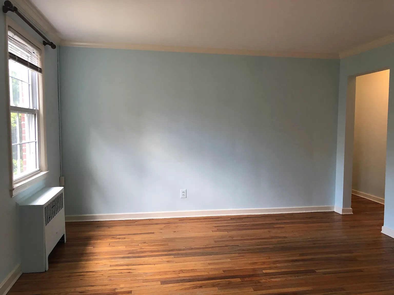 2 bed, 860 sqft, $2,200 — Photo 3