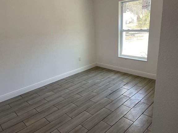 4th image of 1374 S Madison Ave