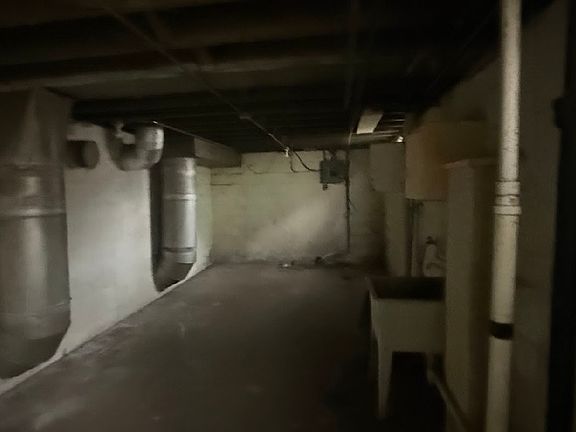 5th image of 1828 W Latrobe St