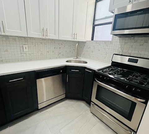 3rd image of 698 10th Ave #4C