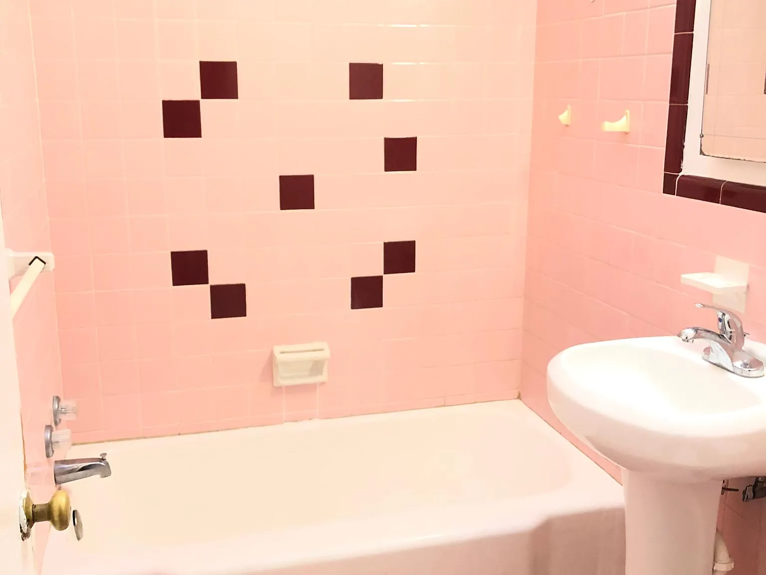 2 bed, 800 sqft, $1,300 — Photo 2