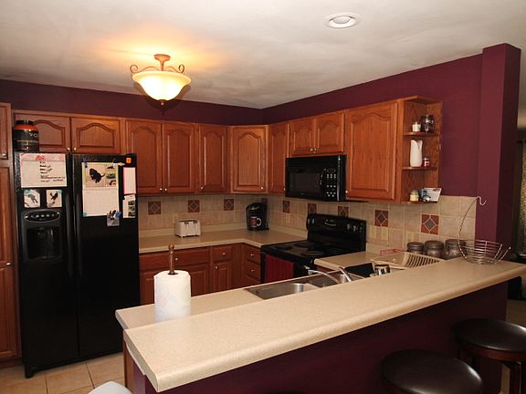 5th image of 2212 Sunnyside Cir