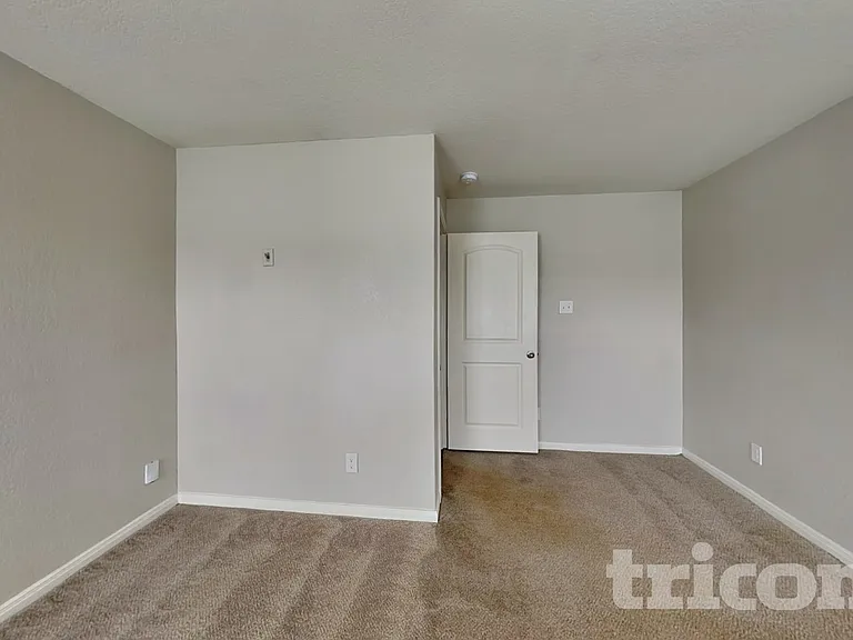 2942 Emery Fls — Photo 7